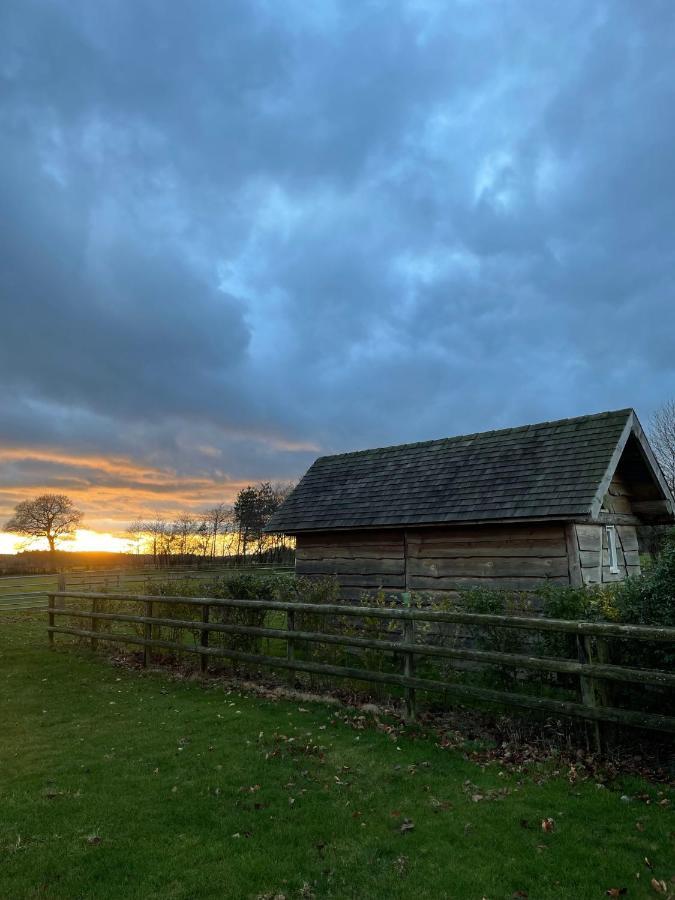 The Hat'S Hut Mixbury Екстериор снимка